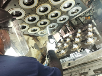 Nettoyage de moules d’injection plastique : comment réduire les arrêts de presse et gagner en productivité